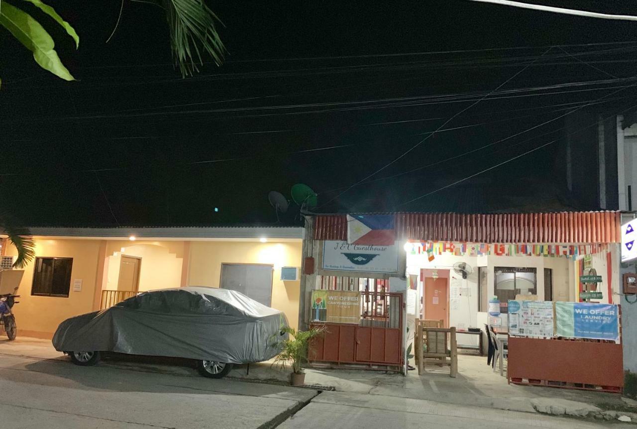 J & C Guesthouse Moalboal Exterior foto
